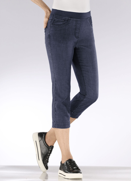 Hosen in Schlupfform - Caprijeans mit Strasssteinchenzier, in Größe 018 bis 052, in Farbe HELLBLAU Ansicht 9