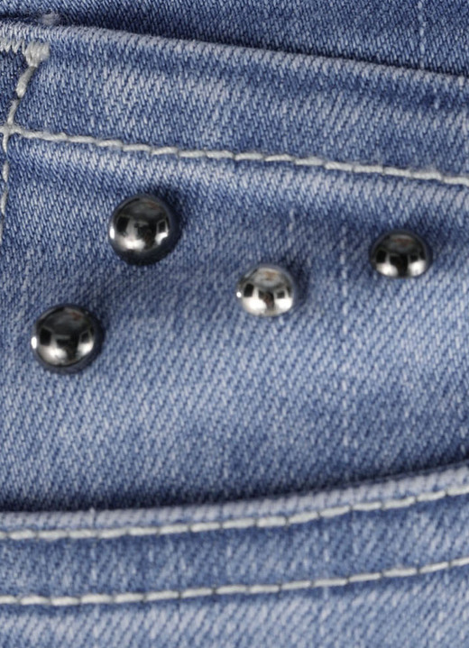 Hosen mit Knopf- und Reißverschluss - Jeans mit trendigen Ziernieten, in Größe 017 bis 050, in Farbe HELLBLAU Ansicht 3