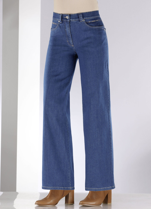 Hosen mit Knopf- und Reißverschluss - Jeans mit dezenter Strasszier, in Größe 018 bis 052, in Farbe JEANSBLAU Ansicht 4