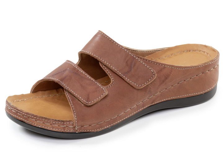 Damenmode - Bequeme Damen-Pantoletten, Weite G, mit Klettverschluss, in Größe 036 bis 042, in Farbe WEISS Ansicht 4