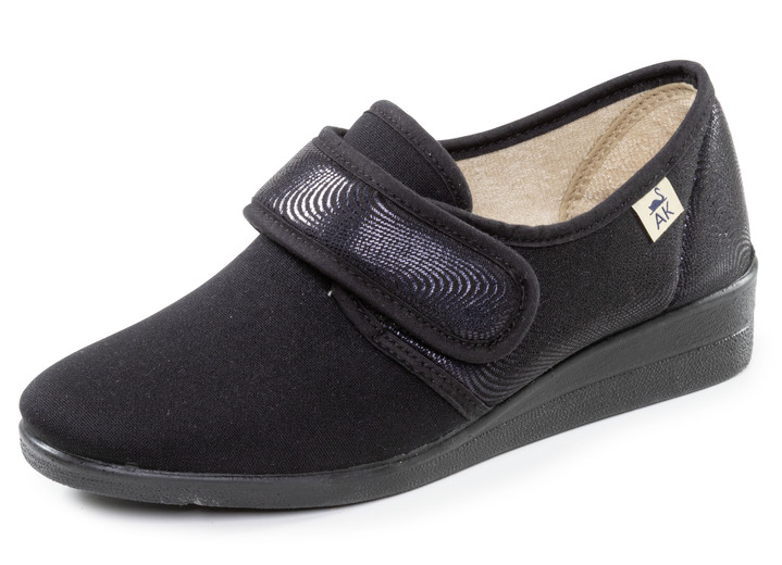 Hausschuhe - Bequeme Damen-Klettschuhe, aus angenehm gepolstertem Textilmaterial, in Größe 036 bis 042, in Farbe BEIGE Ansicht 4