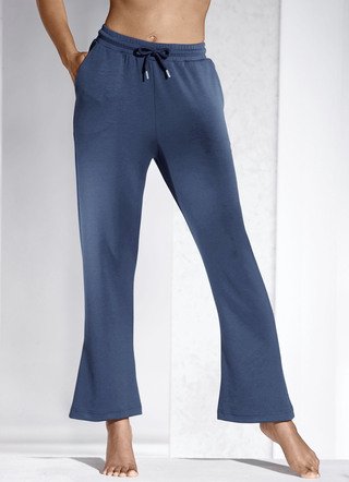 Hose mit leicht ausgestellter Fußweite