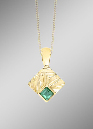 Edler Anhänger mit Smaragd