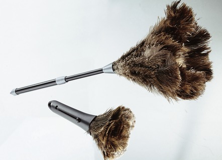 Reinigungshelfer & Reinigungsmittel - Straußenfeder-Staubwedel, in Farbe BRAUN, in Ausführung Staubwedel, klein – Farbe BRAUN – Ansicht 