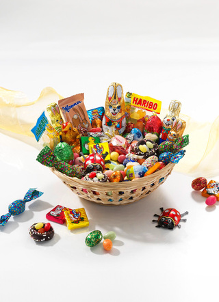 - Prall gefüllter Osterkorb für Kinder, in Farbe