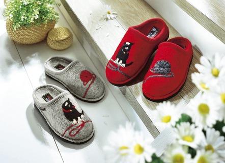 Hausschuhe - Haflinger-Hausschuhe Caty, aus hochwertiger Schurwolle – Farbe ROT Hausschuhe - Haflinger-Hausschuhe Caty, aus hochwertiger Schurwolle, in Größe 036 bis 042, in Farbe BLAU