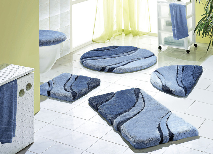 SALE % - Moderne Badgarnitur von Kleine Wolke, in Größe 100 (Vorleger halbrund, 50/ 80 cm bis 112 (WC-Deckelbezug mit Kordel, 47/ 50 cm)), in Farbe BLAU Ansicht 1