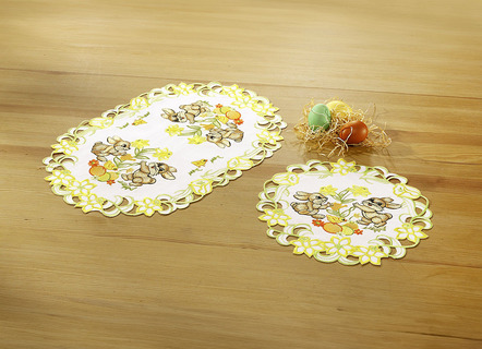 Tisch- und Raumdekoration mit Hasen-Motiven