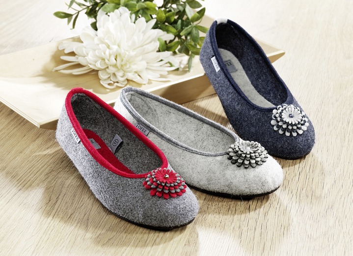 Pumps & Ballerina - Ballerina aus echtem Naturwollfilz mit Zierblume, in Größe 038 bis 042, in Farbe DUNKELBLAU