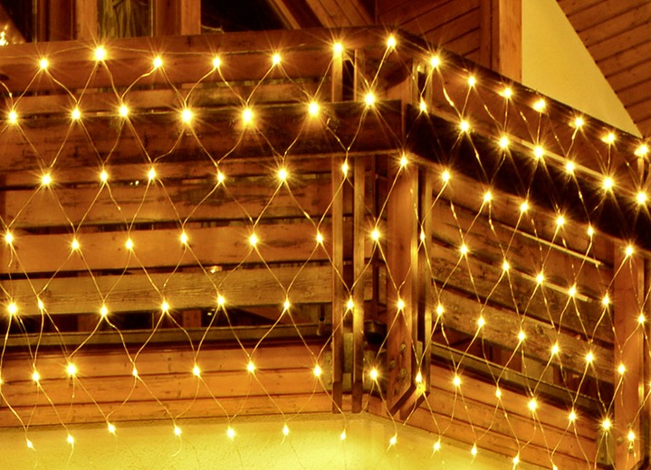 Winterlicher Garten - LED-Lichternetz mit warmweißem Licht, in Farbe WARM-WEISS, in Ausführung Mit 64 LEDs