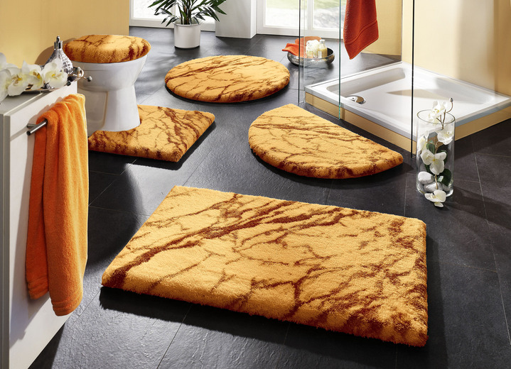 Badgarnituren - Badgarnitur von Grund mit Marmor-Dessin, in Größe 100 (Vorleger halbrund, 50x 80 cm) bis 112 (Motiv-WC-Deckelbezug, 47x 50 cm), in Farbe WEISS Ansicht 5