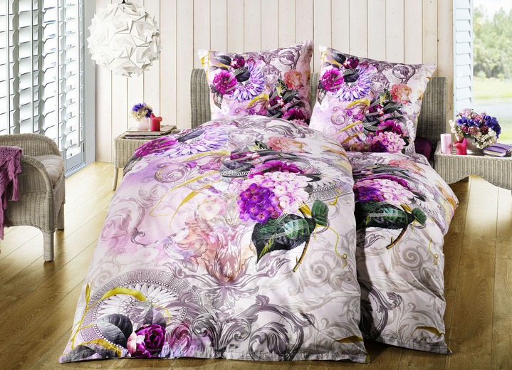 - Beidseitig bedruckte Bettwäsche-Garnitur mit Blumen, in Größe 111 (40x80 cm + 135x200 cm) bis 115 (80x80 cm + 155x220 cm), in Farbe BUNT