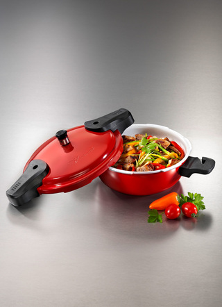 Töpfe & Pfannen - Schnellkochtopf mit hochwertiger Keramikbeschichtung, in Farbe ROT – Farbe ROT – Ansicht 