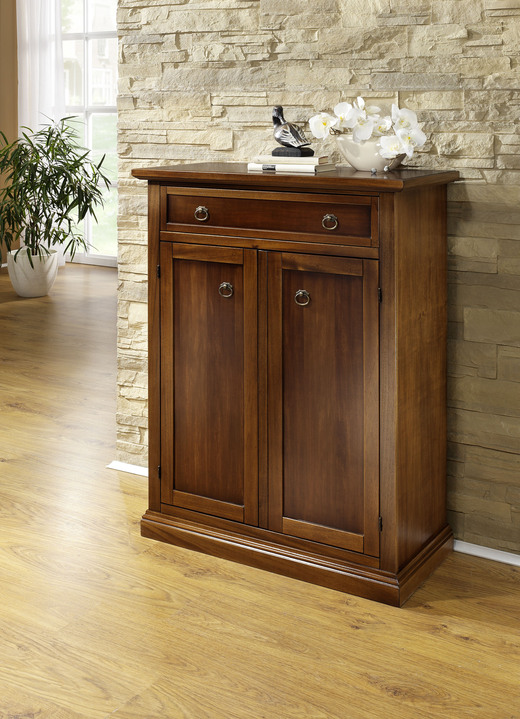 Vitrinen - Möbelserie aus teilmassivem Holz, in Farbe ANTIKWEISS, in Ausführung TV-Kommode Ansicht 3