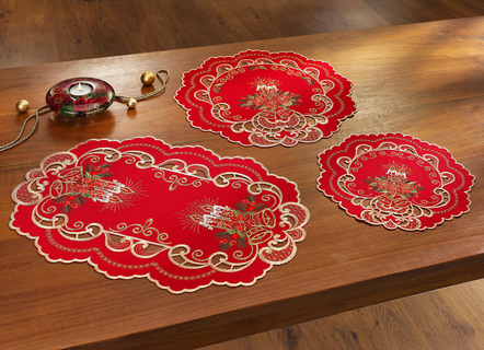 Aufwendig gestaltete Tisch- und Raumdekoration