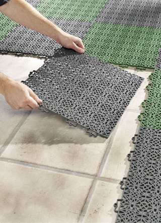 Witterungsbeständige Terrassenfliesen mit Klicksystem