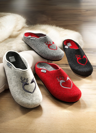 Hausschuhe - Hausschuh mit Rentier-Stickerei, in Größe 036 bis 042, in Farbe WEISS