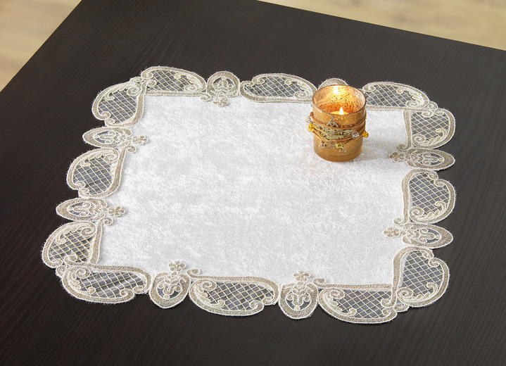 - Tischdecke oder Kissenbezug mit filigran gearbeiteten Motiven, in Größe 130 (Läufer, 40x150 cm) bis 404 (Kissenbezug, 40x 40 cm), in Farbe CREME Ansicht 3