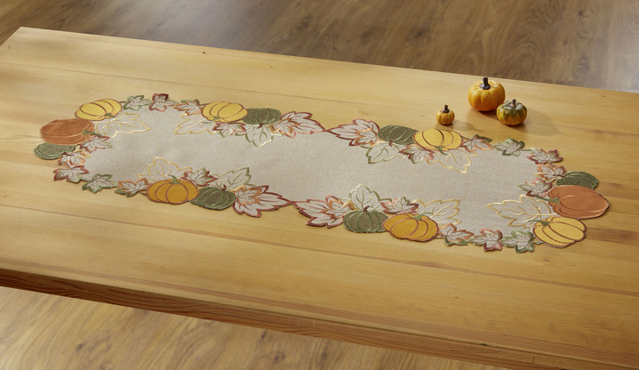 Tischdecken - Tisch- und Raumdekoration mit Glanzgarn Ansicht 2 Tischdecken - Tisch- und Raumdekoration mit Glanzgarn, in Größe 101 (Läufer oval, 35x 70 cm) bis 404 (Kissenbezug, 40x 40 cm), in Farbe ECRU Ansicht 2