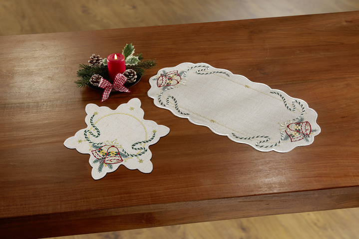 - Tisch- und Raumdekoration mit echter Plauener Stickerei, in Größe 110 (Deckchen rund, ø 26 cm) bis 404 (Kissenbezug, 40x 40 cm), in Farbe NATUR-BUNT Ansicht 2