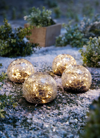 Winterlicher Garten - Solar-LED-Kugeln, 4er-Set, in Farbe GOLD