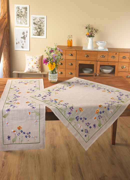 Tischdecken - Schön bestickte Tisch- und Raumdekoration, in Größe 101 (Deckchen, 35x 50 cm) bis 404 (Kissenbezug, 40x 40 cm), in Farbe SEKT-BUNT Ansicht 5