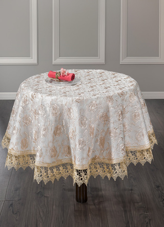 Tisch- und Raumdekoration mit Macramé-Spitzenbordüre