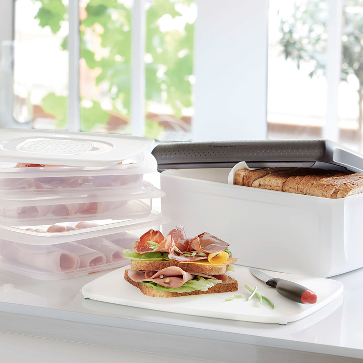 Backen - Tupperware BreadSmart Brotbehälter Ansicht 2 Backen - Tupperware BreadSmart Brotbehälter, in Farbe WEISS-SCHWARZ, in Ausführung BreadSmart Junior Ansicht 2