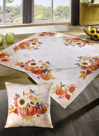 Tisch- und Raumdekoration mit herbstlichen Motiven