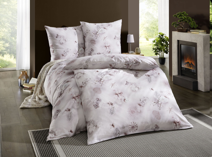 - Bettwäsche-Garnitur aus 100% Baumwolle, in Größe 112 (80x80 cm + 135x200) bis 115 (80x80 cm + 155x220), in Farbe MULTICOLOR Ansicht 2