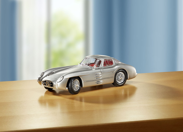 Sammlermodelle - Mercedes 300SLR Uhlenhaut Coupe ´55, in Farbe SILBER