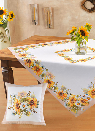 Tisch- und Raumdekoration mit hübschen Sonnenblumen