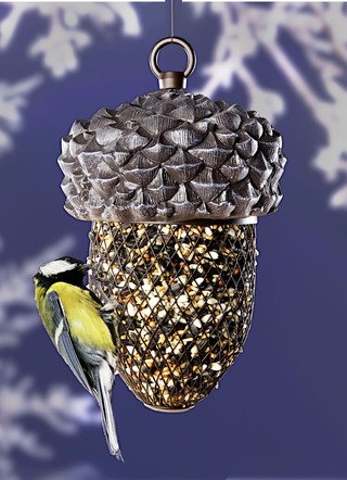 Vogelfutterstelle aus Kunststoff