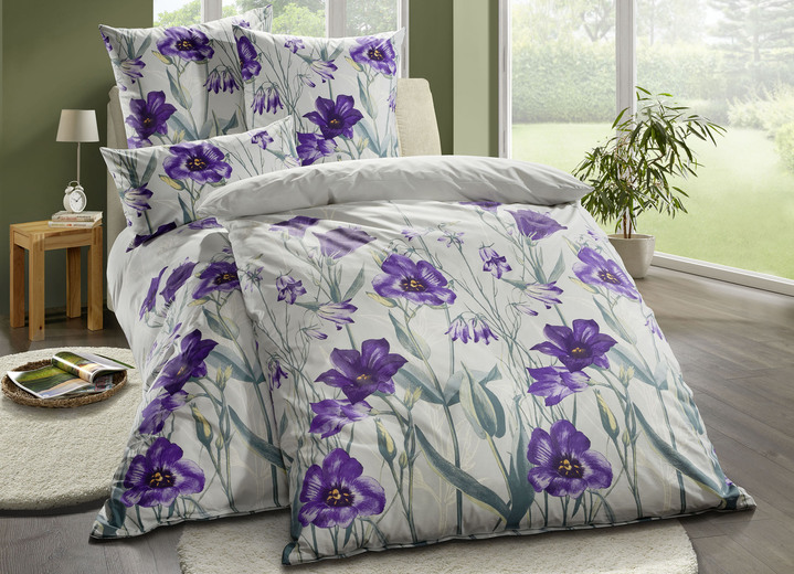 Florella - Beidseitig bedruckte Bettwäsche-Garnitur von Florella, in Größe 111 (40x80 cm + 135x200 cm) bis 115 (80x80 cm + 155x220 cm), in Farbe SILBER Ansicht 1