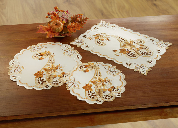 Tischdecken - Farbenfroh bestickte Tisch- und Raumdekoration, in Größe 101 (Deckchen, 35x 50 cm) bis 404 (Kissenbezug, 40x 40 cm), in Farbe ECRU-BUNT Ansicht 5