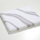 Kleine Wolke - Moderne Badgarnitur von Kleine Wolke – Farbe WEISS-SILBER – Ansicht 9 Kleine Wolke - Moderne Badgarnitur von Kleine Wolke, in Größe 100 (Vorleger halbrund, 50/ 80 cm bis 112 (WC-Deckelbezug mit Kordel, 47/ 50 cm)), in Farbe LILA – Farbe WEISS-SILBER – Ansicht 9