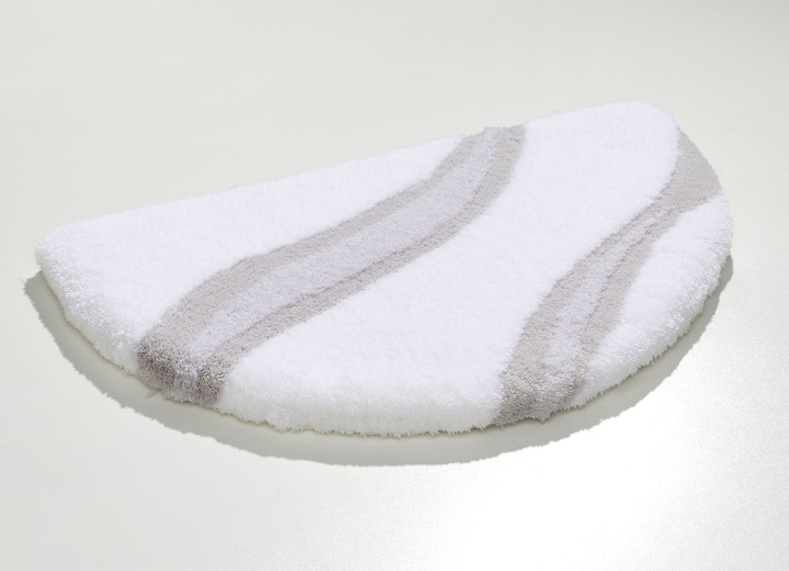 Kleine Wolke - Moderne Badgarnitur von Kleine Wolke, in Größe 100 (Vorleger halbrund, 50/ 80 cm bis 112 (WC-Deckelbezug mit Kordel, 47/ 50 cm)), in Farbe BLAU Ansicht 19