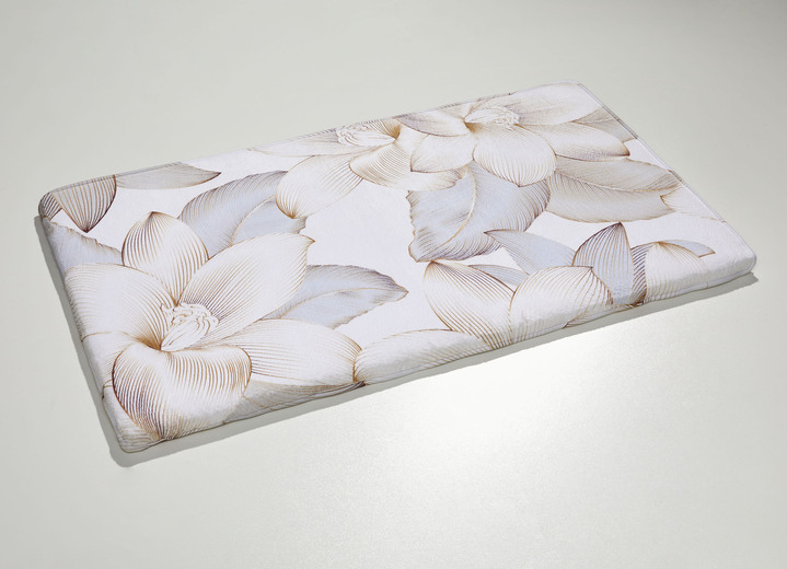 Badgarnituren - Traumhaft weiche Badgarnitur mit Bandeinfassung, in Größe 100 (Vorleger halbrund, 50x 80 cm) bis 112 (Motiv-WC-Deckelbezug, 47x 50 cm), in Farbe MULTICOLOR Ansicht 4