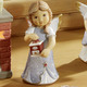 Goebel-Figuren - Szene Lebkuchenbäckerei aus der Nina & Marco-Serie – Farbe BUNT – Ansicht 7 Goebel-Figuren - Szene Lebkuchenbäckerei aus der Nina & Marco-Serie, in Farbe BLAU, in Ausführung Engel mit Waage – Farbe BUNT – Ansicht 7