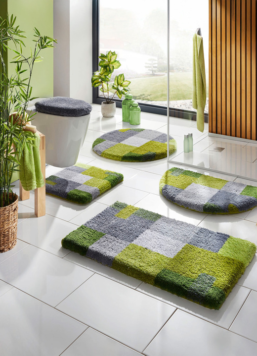 Badgarnituren - Badgarnitur in Supersoft-Qualität Ansicht 5 Badgarnituren - Badgarnitur in Supersoft-Qualität, in Größe 100 (Vorleger halbrund, 50x 80 cm) bis 112 (WC-Deckelbezug, 47x 50 cm), in Farbe GRAU-ROT Ansicht 5