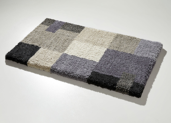 Badgarnituren - Badgarnitur in Supersoft-Qualität Ansicht 3 Badgarnituren - Badgarnitur in Supersoft-Qualität, in Größe 100 (Vorleger halbrund, 50x 80 cm) bis 112 (WC-Deckelbezug, 47x 50 cm), in Farbe GRAU-ROT Ansicht 3