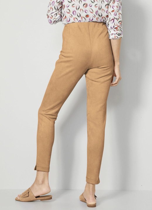 Hosen - Hose mit schmaler Fußweite, in Größe 019 bis 052, in Farbe COGNAC Ansicht 4