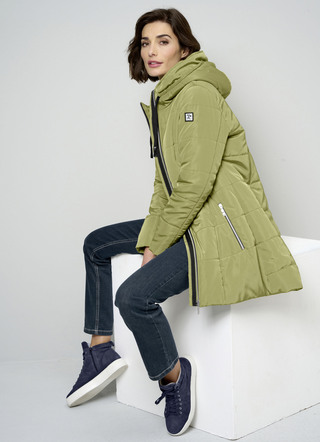 Steppjacke mit fester Kapuze