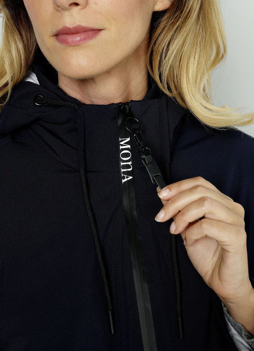 Jacken & Mäntel - Funktionsjacke mit abnehmbarer Kapuze, in Größe 020 bis 052, in Farbe MARINE Ansicht 3