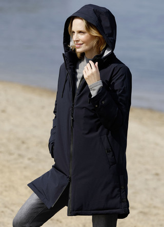 Funktionsjacke mit abnehmbarer Kapuze