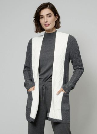Strickjacke in Strukturmix