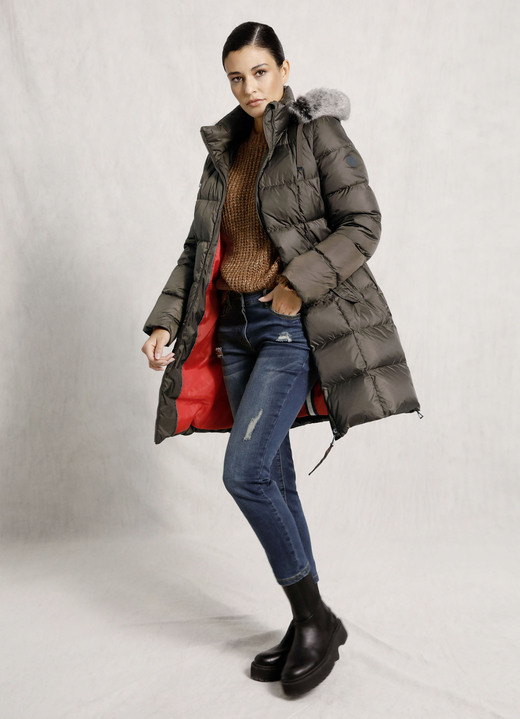 Damenmode - Daunen-Kurzmantel mit abnehmbarer Kapuze, in Größe 020 bis 052, in Farbe TAUPE Ansicht 1