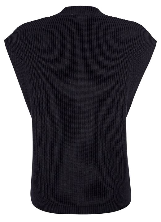 Pullunder - Pullunder mit überschnittener Schulter, in Größe 038 bis 052, in Farbe BEERE Ansicht 11