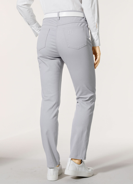 Hosen mit Knopf- und Reißverschluss - Hose in 5-Pocket-Form, in Größe 019 bis 052, in Farbe WEISS Ansicht 8