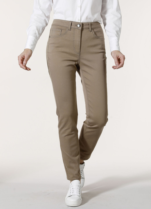 Hosen mit Knopf- und Reißverschluss - Hose in 5-Pocket-Form, in Größe 019 bis 052, in Farbe WEISS Ansicht 34